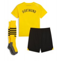 Borussia Dortmund Replika babykläder Hemmaställ Barn 2023-24 Kortärmad (+ korta byxor)